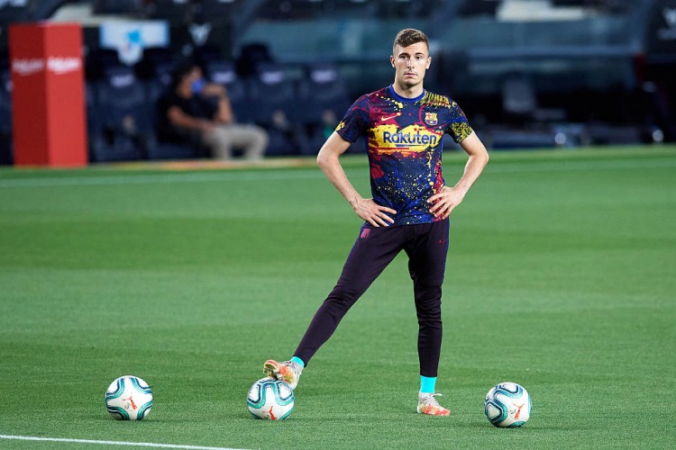 世體:佩尼亞本賽季已零封3場,巴薩考慮讓他和什琴斯尼輪流出場