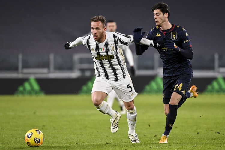 斯基拉：一些巴西球隊(duì)咨詢阿圖爾的信息，但他不想離開歐洲