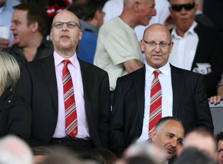 TA：曼聯(lián)執(zhí)行委員會(huì)將在周二開會(huì)，拉爵、格雷澤等眾高層都將參加