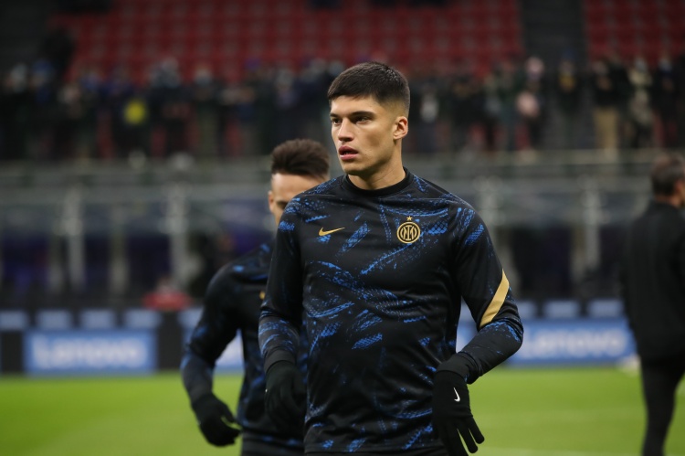 意媒：河床有意國(guó)米前鋒科雷亞，將在明年1月嘗試將其引進(jìn)