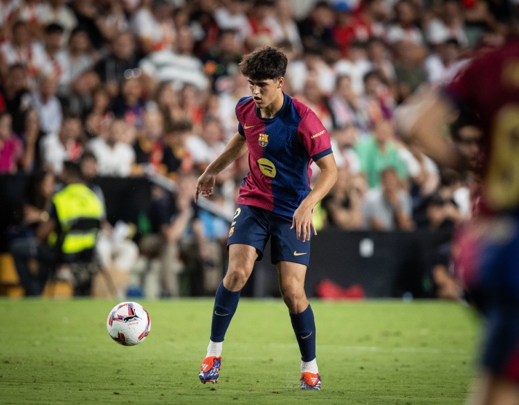 庫巴西:我感激哈維,上賽季輸給黃潛后人們批評他但我們與他同在