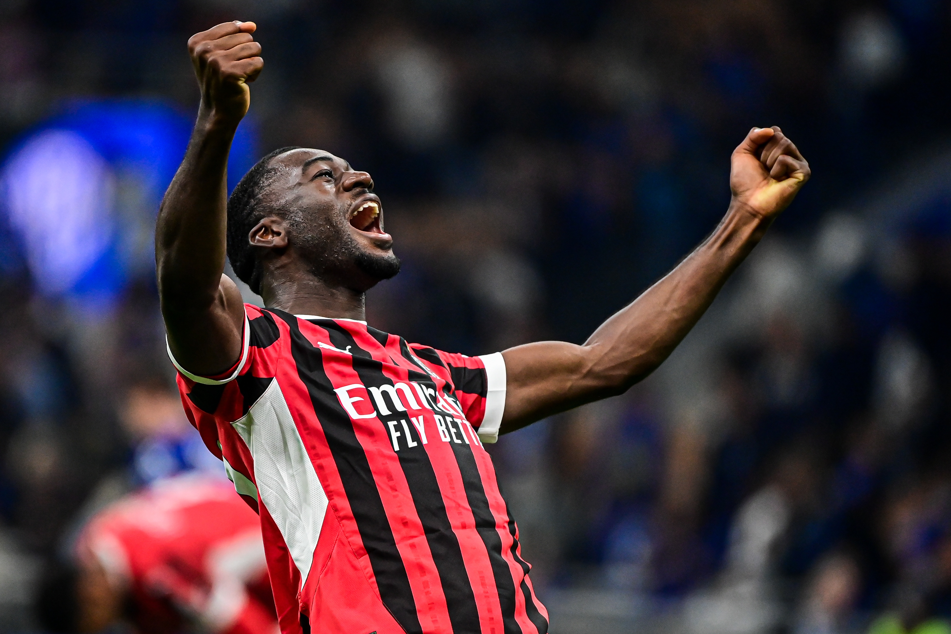 福法納:邁尼昂當(dāng)不當(dāng)隊長都踢得很棒 現(xiàn)在我對球隊更有信心了